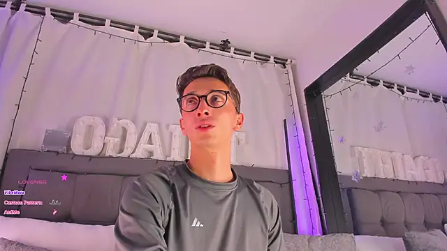Snapshot of Thiago_jones chatting on 02/19/25, 11:14 Thiago jones online show from 02/19/25, 11:14