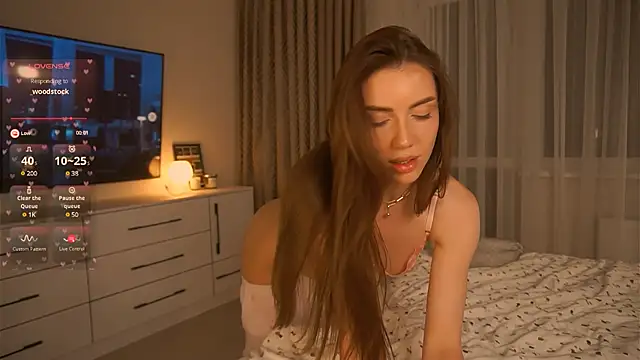 Snapshot of _Miss_Johansson_ chatting on 02/10/25, 05:09 Miss Johansson online show from 02/10/25, 05:09