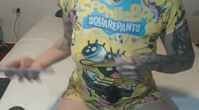 Snapshot of Tattoodreams_lucy chatting on 12/22/24, 08:14 Tattoodreams lucy online show from 12/22/24, 08:14