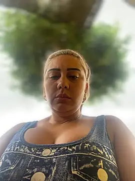 Snapshot of maymercy chatting on 02/23/26, 05:24 maymercy online show from 02/23/26, 05:24