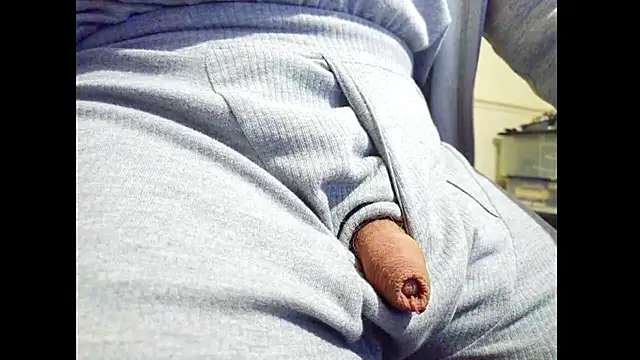 hairyuncut00 online show from 03/26/26, 05:00