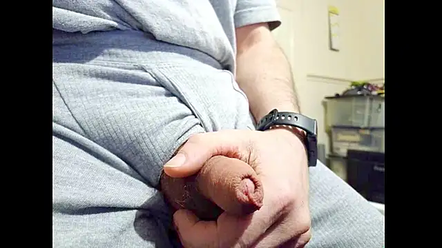 hairyuncut00 online show from 02/24/26, 03:18