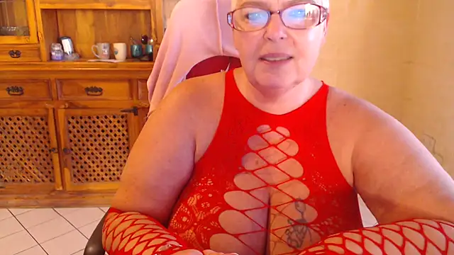 MISS LINDAH online show from 11/09/25, 06:28