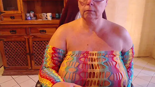 MISS LINDAH online show from 04/04/26, 05:36