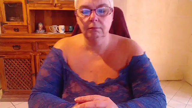 MISS LINDAH online show from 05/07/26, 05:11