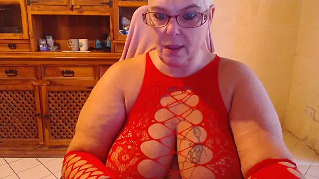 Snapshot of MISS_LINDAH chatting on 09/16/25, 05:08 MISS LINDAH online show from 09/16/25, 05:08