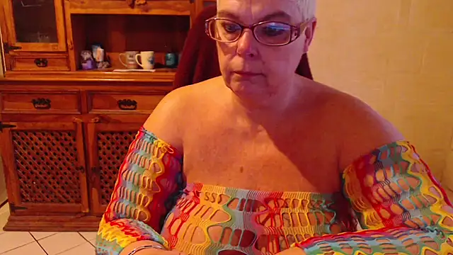 MISS LINDAH online show from 03/30/26, 05:09