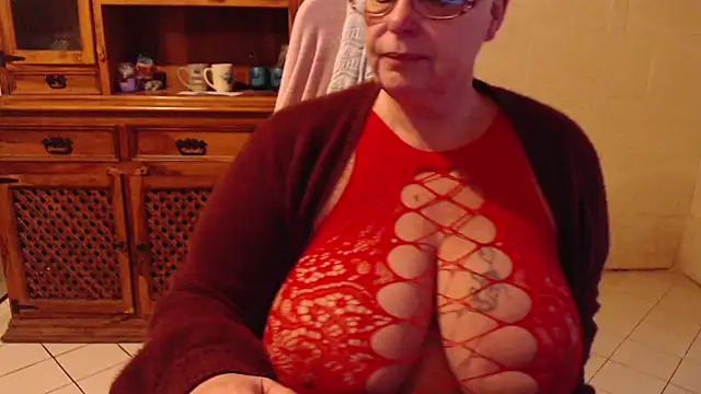 MISS LINDAH online show from 04/01/26, 05:09