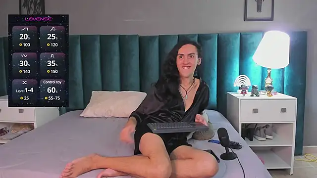 Snapshot of Karol_fenixx chatting on 02/10/25, 08:53 Karol fenixx online show from 02/10/25, 08:53