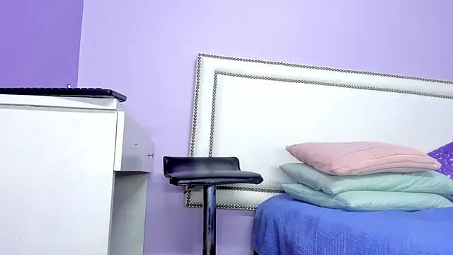 Snapshot of Angel_Avni chatting on 10/14/25, 02:28 Angel Avni online show from 10/14/25, 02:28