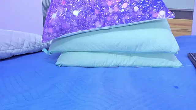 Snapshot of Angel_Avni chatting on 11/05/25, 04:15 Angel Avni online show from 11/05/25, 04:15