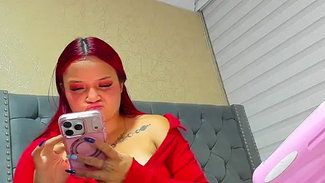 Imannejulienne online show from 05/15/26, 01:14