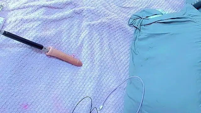 Imannejulienne online show from 04/01/26, 01:51