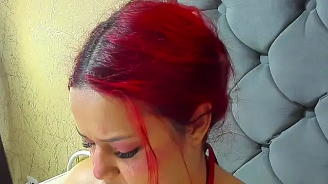 Imannejulienne online show from 03/12/26, 11:42