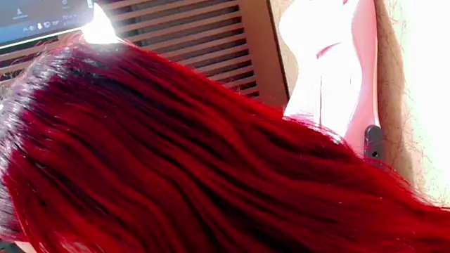 Imannejulienne online show from 10/07/25, 12:22