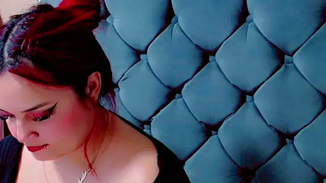 Imannejulienne online show from 09/14/25, 12:33