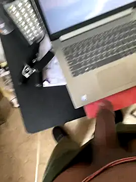 Snapshot of lucky_dicks143 chatting on 10/08/25, 05:09 lucky dicks143 online show from 10/08/25, 05:09