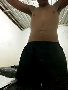 Snapshot of lucky_dicks143 chatting on 10/26/25, 04:40 lucky dicks143 online show from 10/26/25, 04:40