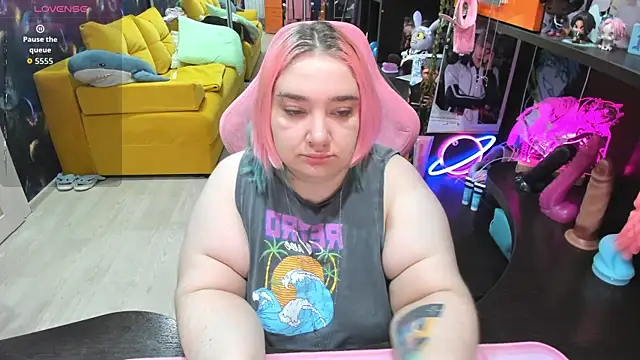 Softie Sofy online show from 05/14/26, 03:14