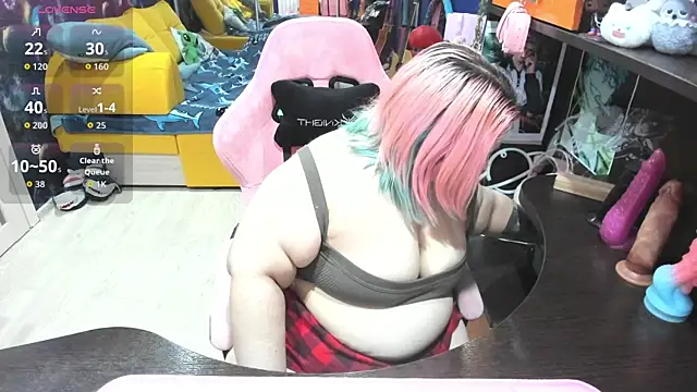 Softie Sofy online show from 02/18/26, 02:09