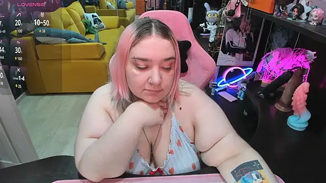 Snapshot of Softie_Sofy chatting on 07/06/26, 01:45 Softie Sofy online show from 07/06/26, 01:45