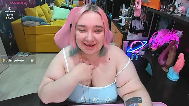 Softie Sofy online show from 05/15/26, 02:31