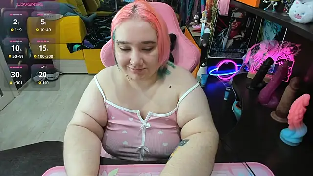 Softie Sofy online show from 12/18/25, 03:11