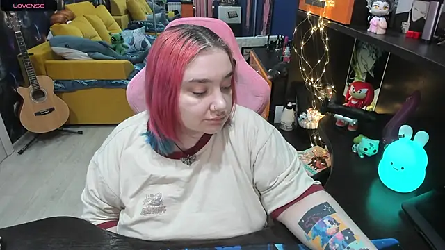 Snapshot of Softie_Sofy chatting on 02/19/25, 02:23 Softie Sofy online show from 02/19/25, 02:23