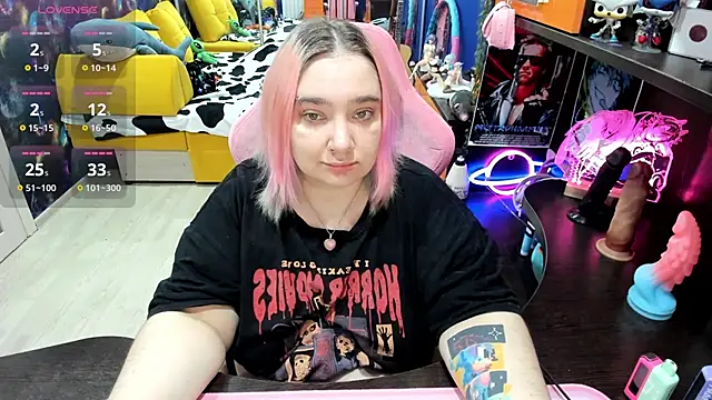 Softie Sofy online show from 11/13/25, 03:43