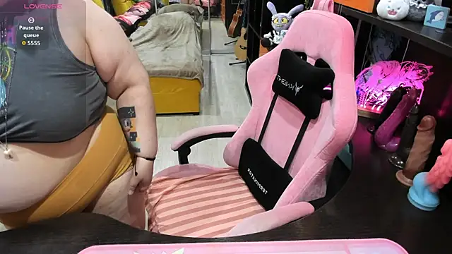 Softie Sofy online show from 04/11/26, 01:13