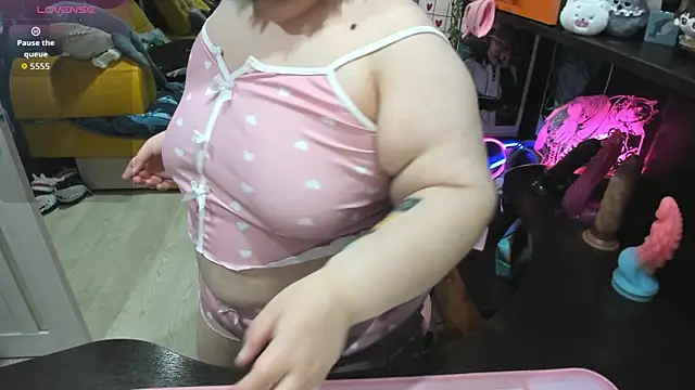 Softie Sofy online show from 03/17/26, 02:36