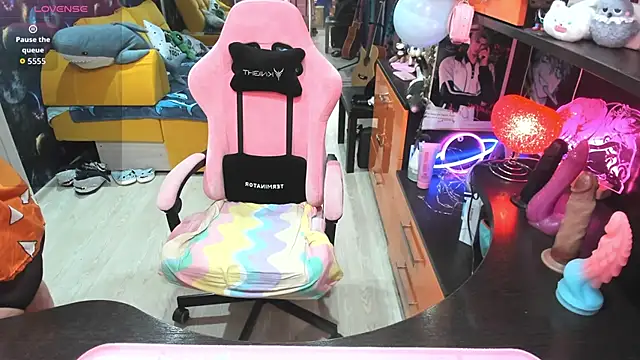 Softie Sofy online show from 02/14/26, 04:02