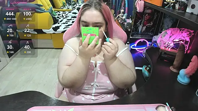 Softie Sofy online show from 11/07/25, 03:44