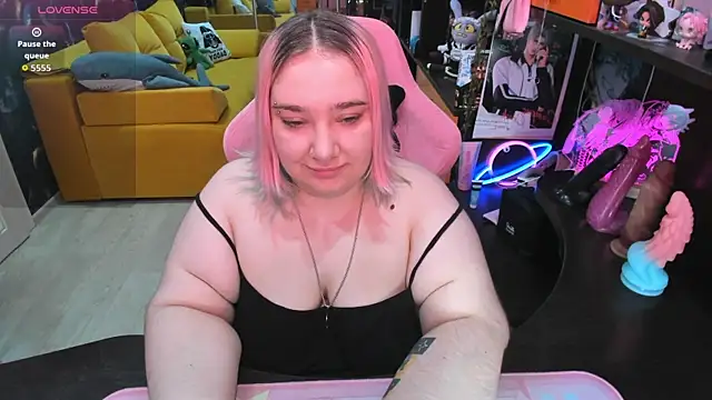 Snapshot of Softie_Sofy chatting on 06/27/26, 03:45 Softie Sofy online show from 06/27/26, 03:45