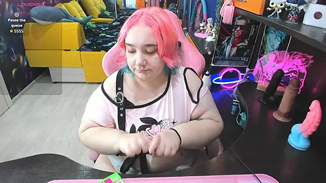 Softie Sofy online show from 12/03/25, 02:01