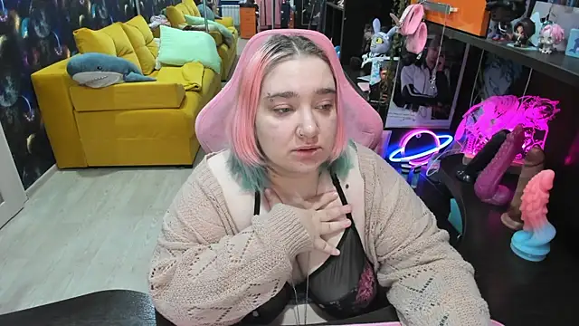 Softie Sofy online show from 05/22/26, 02:42