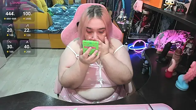 Softie Sofy online show from 10/24/25, 02:32