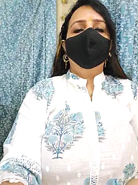 Snapshot of cute-tanvi chatting on 02/28/25, 04:54 cute-tanvi online show from 02/28/25, 04:54