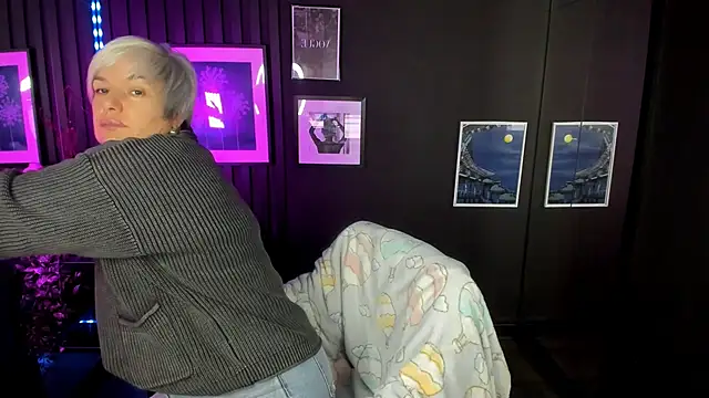 CarmenSoft online show from 12/19/25, 08:33