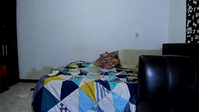 ares sexxx online show from 10/28/25, 02:38