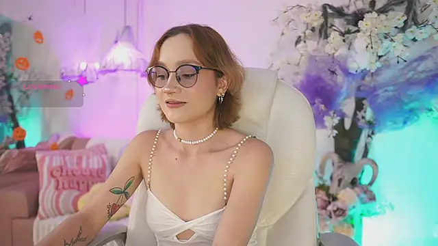 DalahiaRush online show from 10/23/25, 07:01