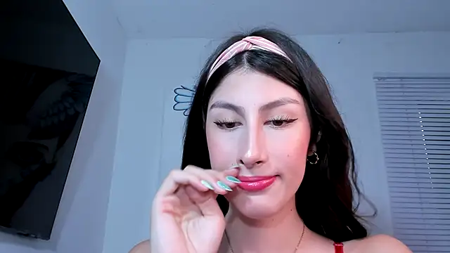 Snapshot of valeria_gonzales_ chatting on 03/11/25, 09:48 valeria gonzales online show from 03/11/25, 09:48