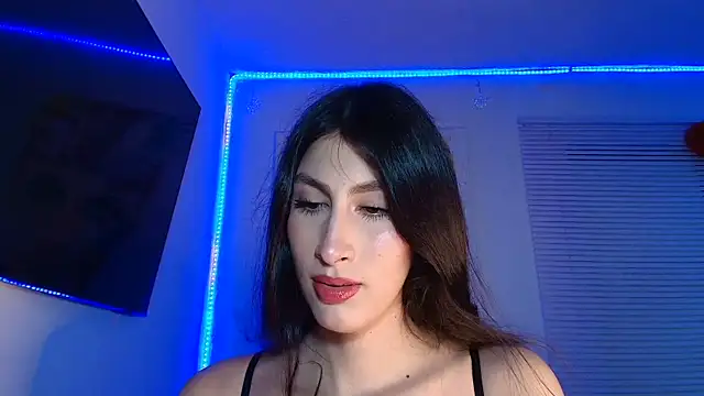 Snapshot of valeria_gonzales_ chatting on 10/08/25, 10:21 valeria gonzales online show from 10/08/25, 10:21