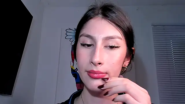 Snapshot of valeria_gonzales_ chatting on 03/01/25, 10:42 valeria gonzales online show from 03/01/25, 10:42