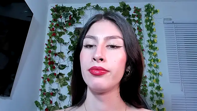Snapshot of valeria_gonzales_ chatting on 02/21/25, 02:06 valeria gonzales online show from 02/21/25, 02:06