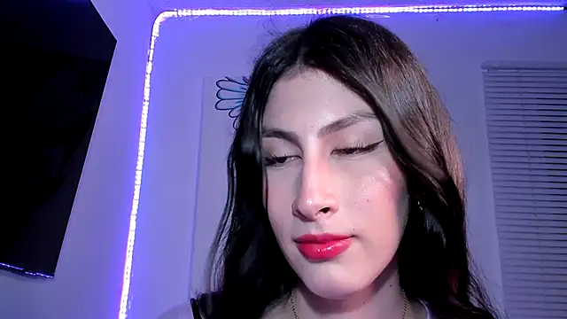 Snapshot of valeria_gonzales_ chatting on 03/20/25, 12:51 valeria gonzales online show from 03/20/25, 12:51