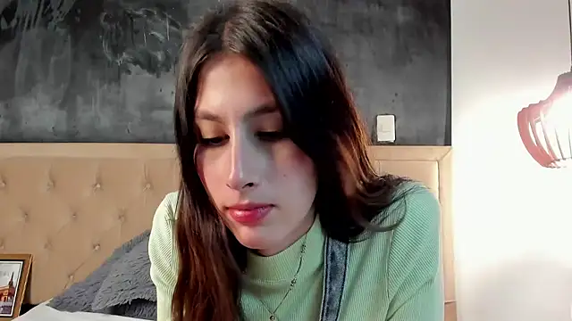 Snapshot of valeria_gonzales_ chatting on 02/04/25, 02:28 valeria gonzales online show from 02/04/25, 02:28