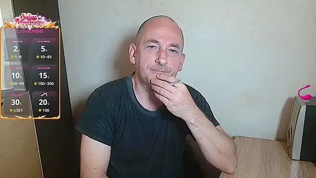 Snapshot of Johan___Barker chatting on 06/14/26, 10:27 Johan Barker online show from 06/14/26, 10:27