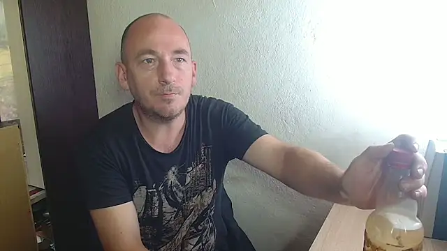 Johan   Barker online show from 11/08/25, 01:03