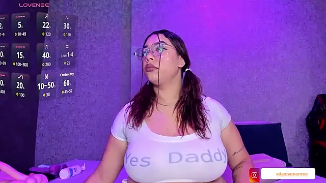 DanniaMonroee online show from 12/18/25, 11:47